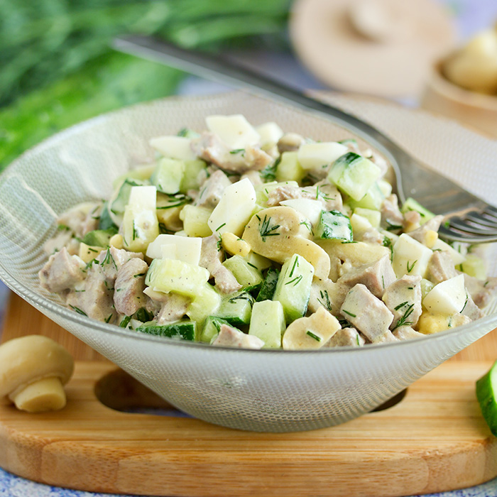 Ensalada de huevo, pepino y eneldo + mayonesa casera